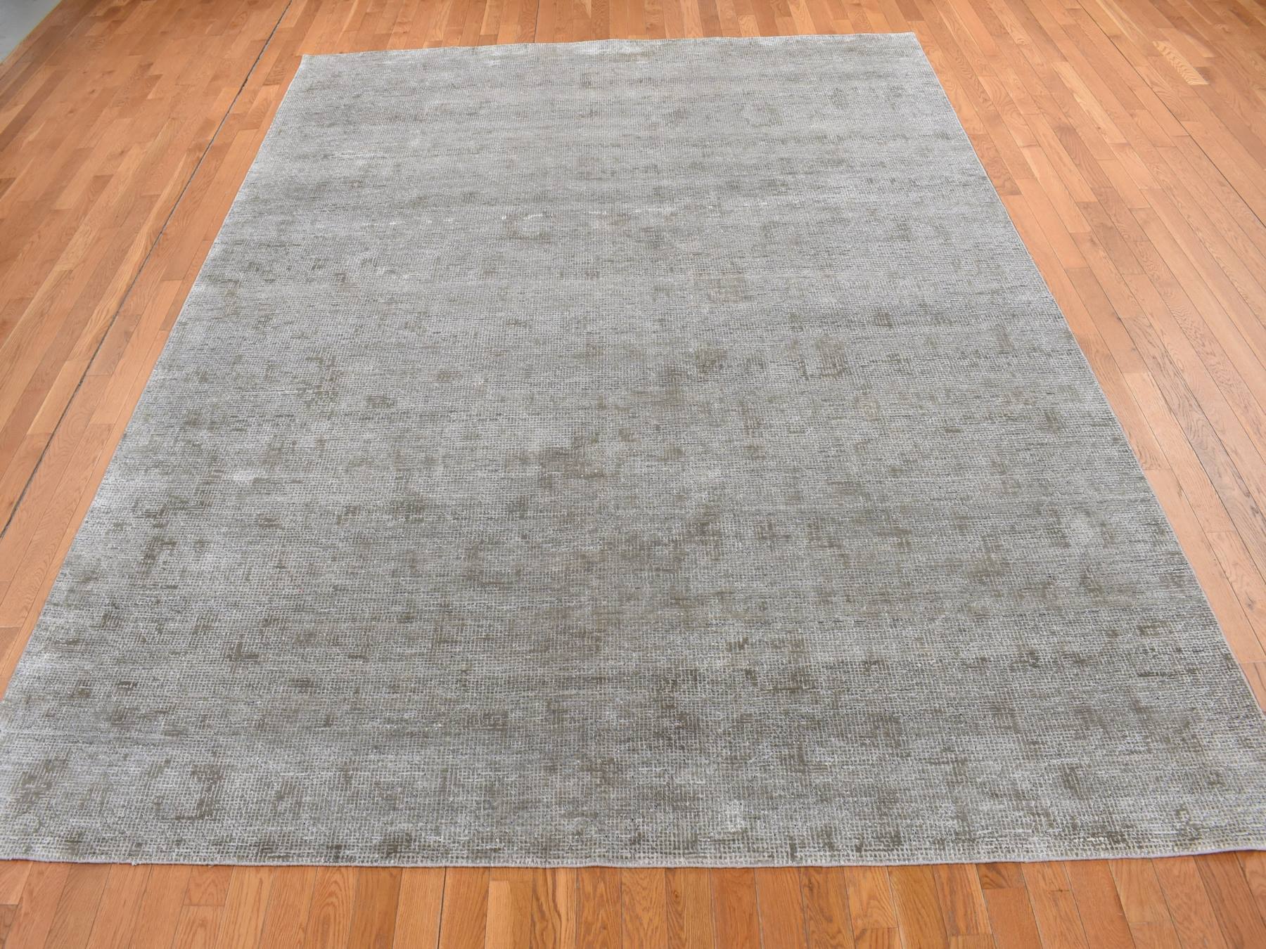 Modern / Contemporary hand-knotted wool/silk rug in Gray, 9' x 12' — SKU O087096 (view 2)