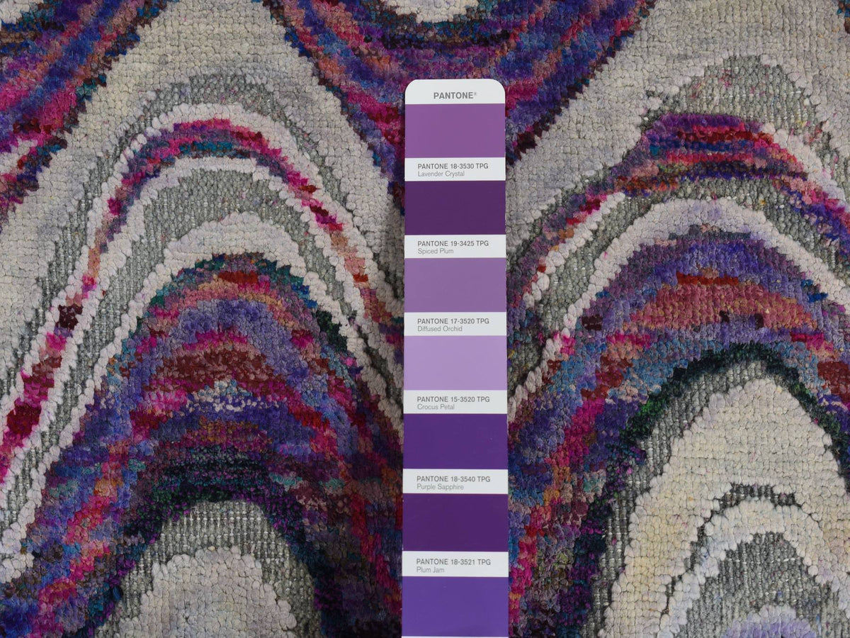 Modern / Contemporary hand-knotted wool/silk rug in Ivory, 9' x 11'10" — SKU O087100 (view 7)