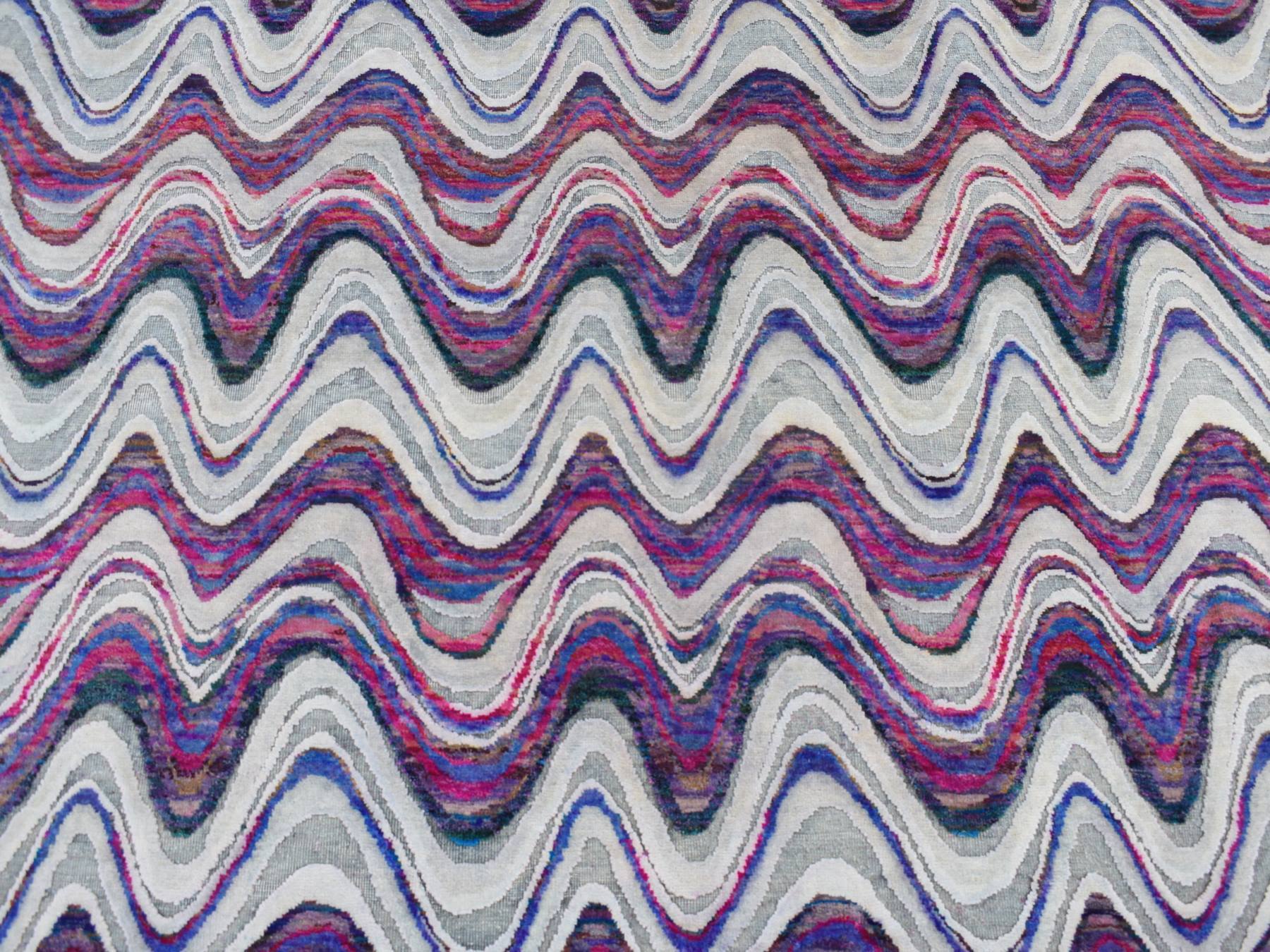 Modern / Contemporary hand-knotted wool/silk rug in Ivory, 9' x 11'10" — SKU O087100 (view 8)