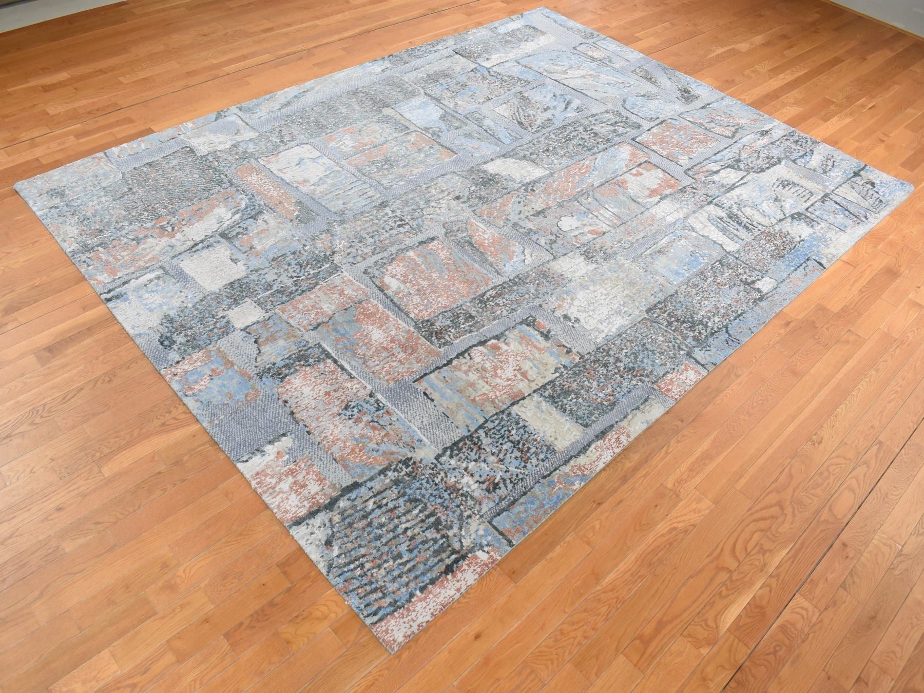 Modern / Contemporary hand-knotted wool/silk rug in Gray, 9' x 12'2" — SKU O087102 (view 3)