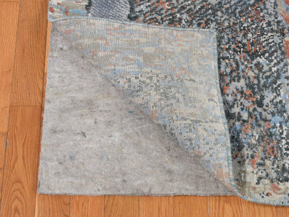 Modern / Contemporary hand-knotted wool/silk rug in Gray, 9' x 12'2" — SKU O087102 (view 4)