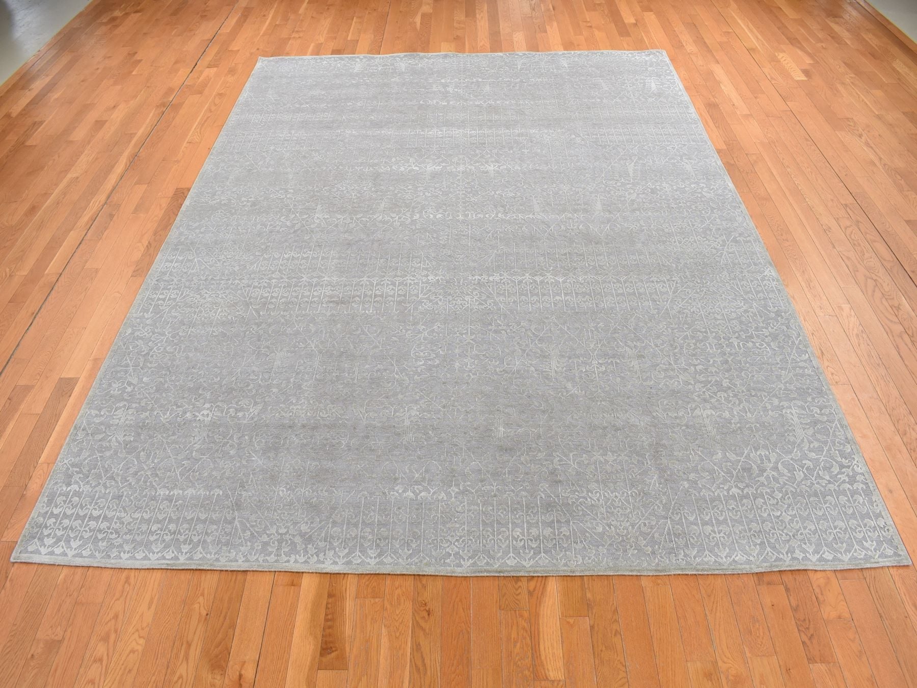 Modern / Contemporary hand-knotted wool/silk rug in Gray, 9' x 12'1" — SKU O087104 (view 2)