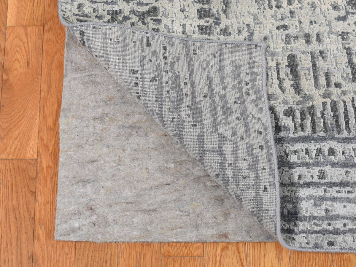 Modern / Contemporary hand-knotted wool/silk rug in Gray, 8'10" x 12'2" — SKU O087108 (view 4)