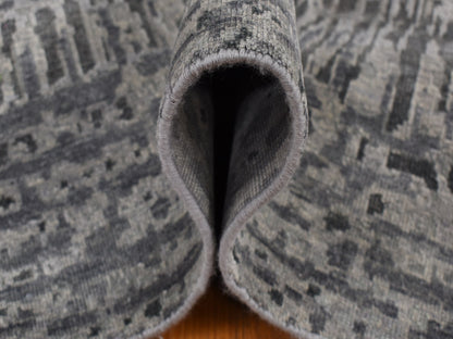 Modern / Contemporary hand-knotted wool/silk rug in Gray, 8'10" x 12'2" — SKU O087108 (view 6)