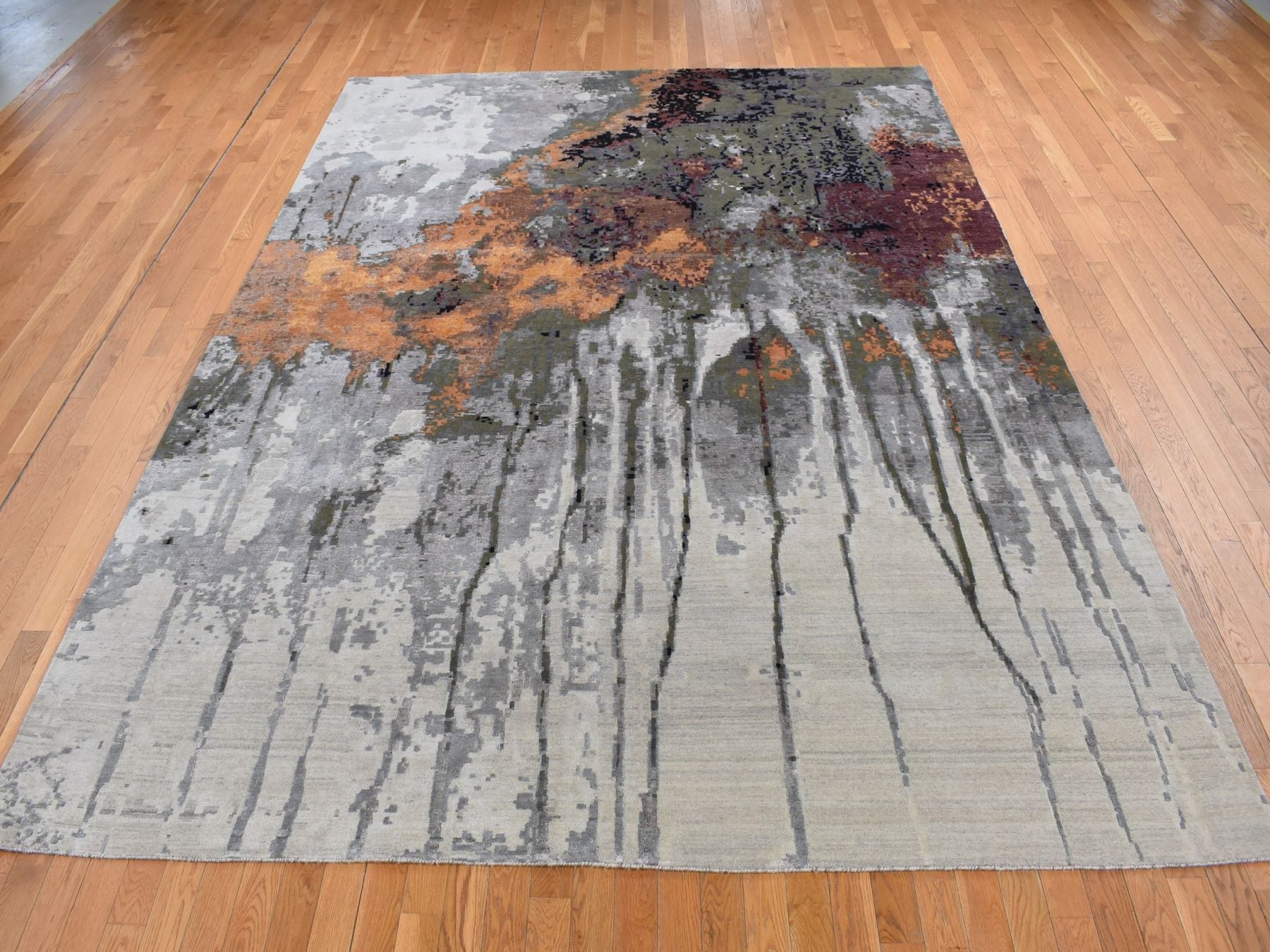 Modern / Contemporary hand-knotted wool/silk rug in Gray, 8'10" x 12'3" — SKU O087114 (view 2)