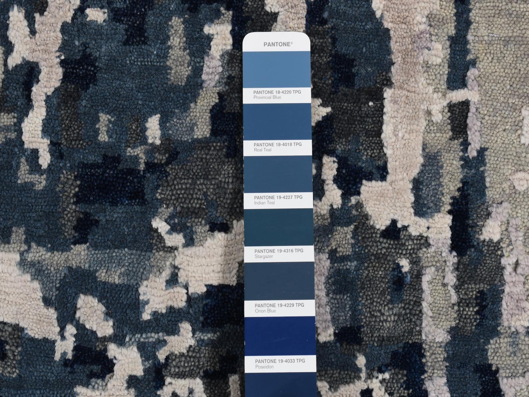 Modern / Contemporary hand-knotted wool/silk rug in Gray, 9'3" x 12' — SKU O087120 (view 7)