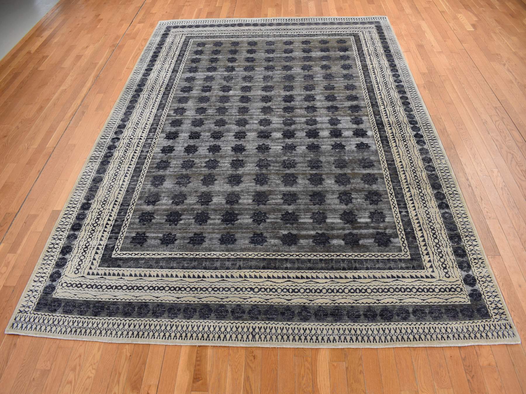 Modern / Contemporary hand-knotted wool/silk rug in Gray & Owl Gray, 9' x 12' — SKU O087121 (view 2)