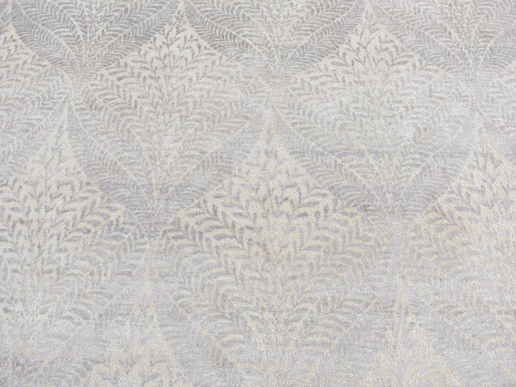 Transitional hand-knotted silk rug in Gray, 8'10" x 12'1" — SKU O087124 (view 8)