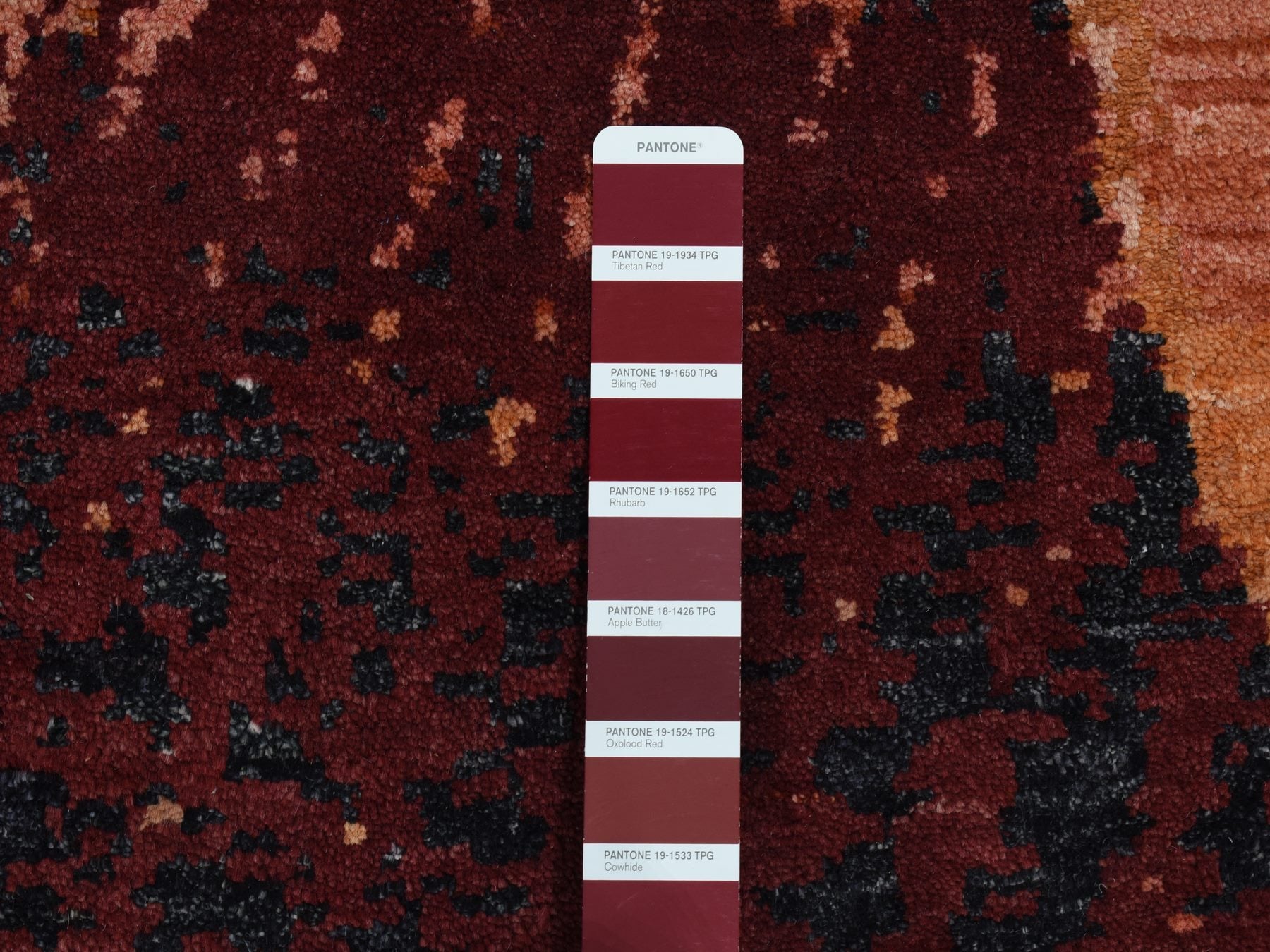 Modern / Contemporary hand-knotted wool/silk rug in Red, 9'2" x 12' — SKU O087129 (view 7)