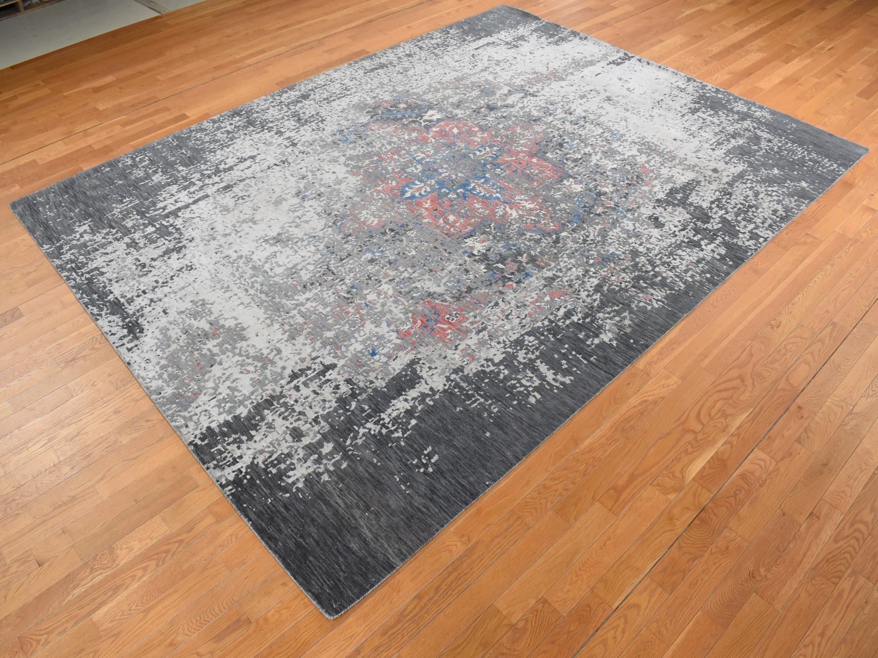 Heriz Heriz hand-knotted wool/silk rug in Gray, 9'2" x 12' — SKU O087131 (view 3)