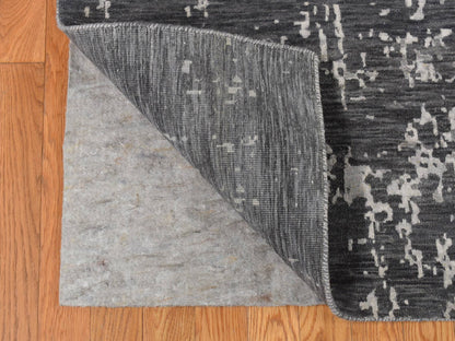 Heriz Heriz hand-knotted wool/silk rug in Gray, 9'2" x 12' — SKU O087131 (view 4)