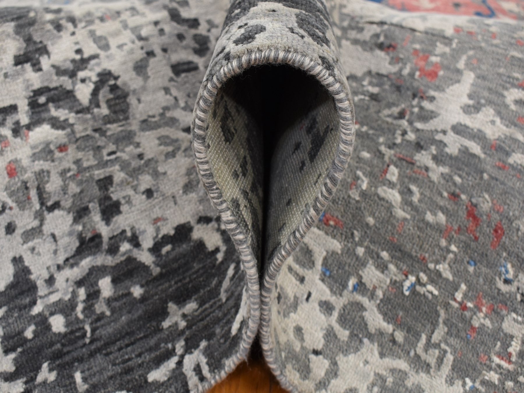 Heriz Heriz hand-knotted wool/silk rug in Gray, 9'2" x 12' — SKU O087131 (view 6)
