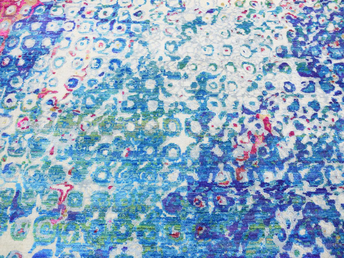 Transitional hand-knotted wool/sari silk rug in Blue, 9'1" x 12'1" — SKU O087138 (view 8)