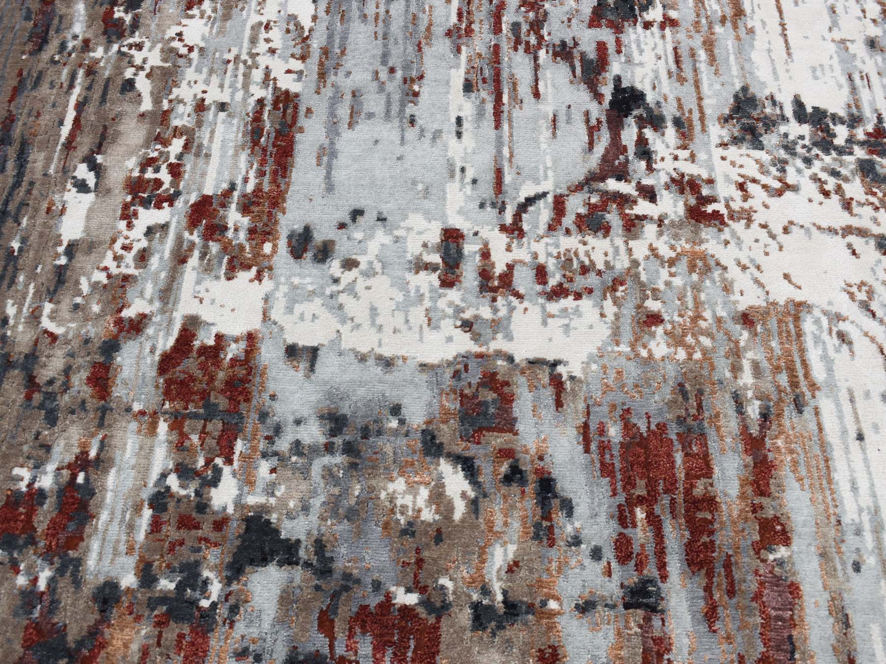 Modern / Contemporary hand-knotted wool/silk rug in Red, 9' x 12'2" — SKU O087149 (view 8)