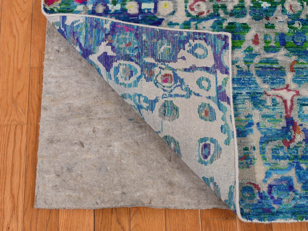 Modern / Contemporary hand-knotted wool/sari silk rug in Blue, 5'1" x 7' — SKU O087169 (view 2)