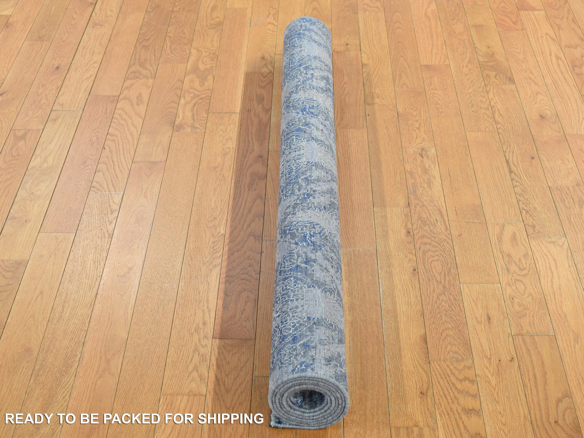 Modern / Contemporary hand-knotted wool/silk rug in Gray, 4'9" x 7' — SKU O087170 (view 5)