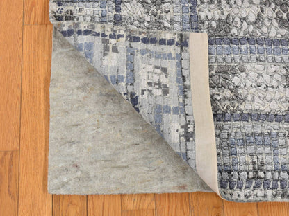 Grey 5'2" x 6'10" Modern / Contemporary Hand knotted Wool/Silk Rug - Sku: O087177