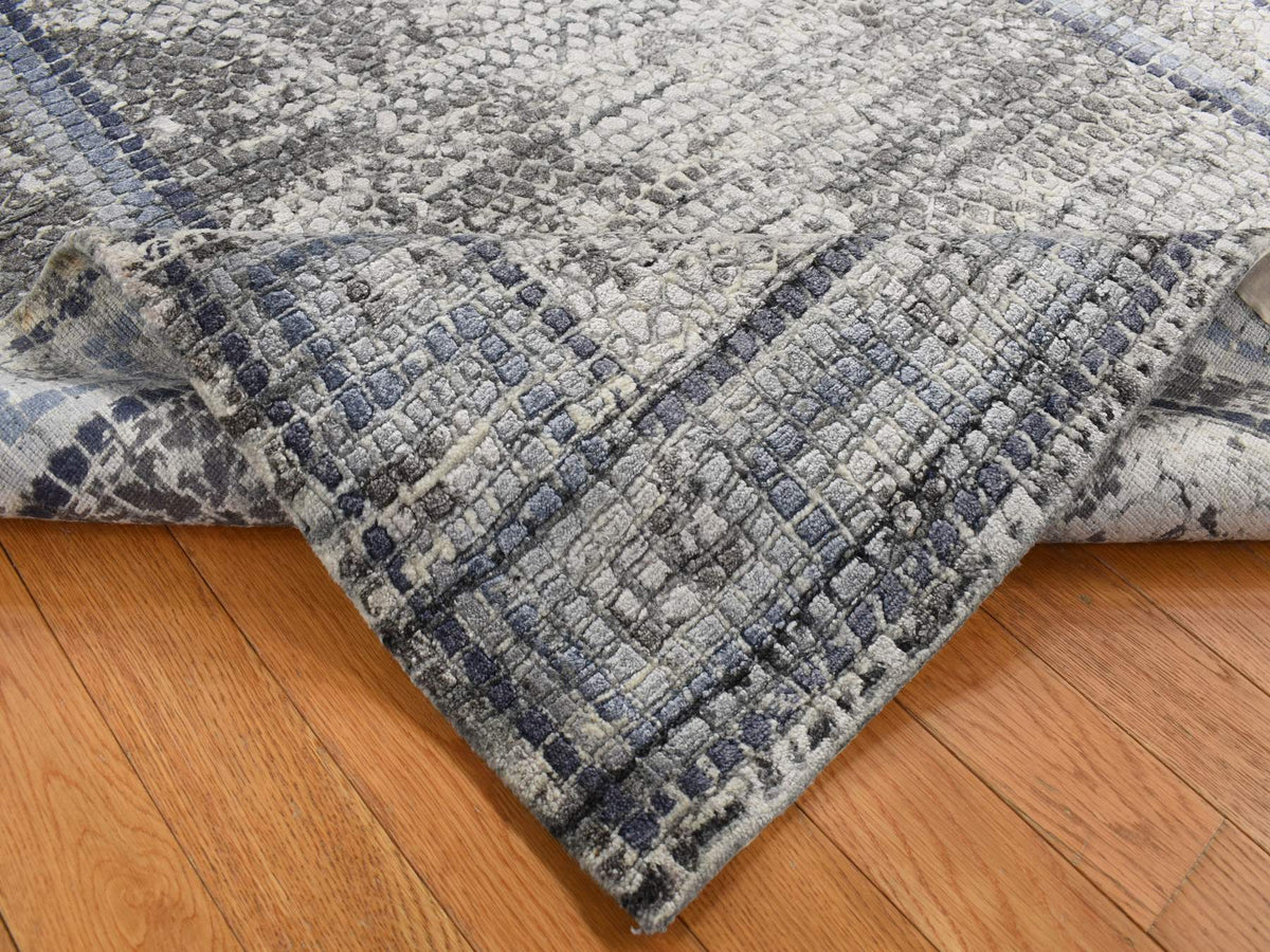 Modern / Contemporary hand-knotted wool/silk rug in Gray & Blue, 5'2" x 6'10" — SKU O087177 (view 3)