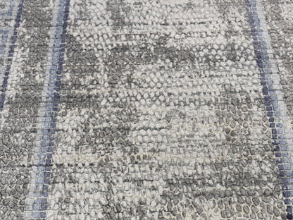 Modern / Contemporary hand-knotted wool/silk rug in Gray & Blue, 5'2" x 6'10" — SKU O087177 (view 5)