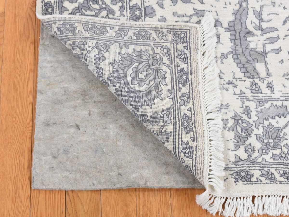 Transitional hand-knotted silk rug in Ivory, 5'2" x 7' — SKU O087191 (view 3)