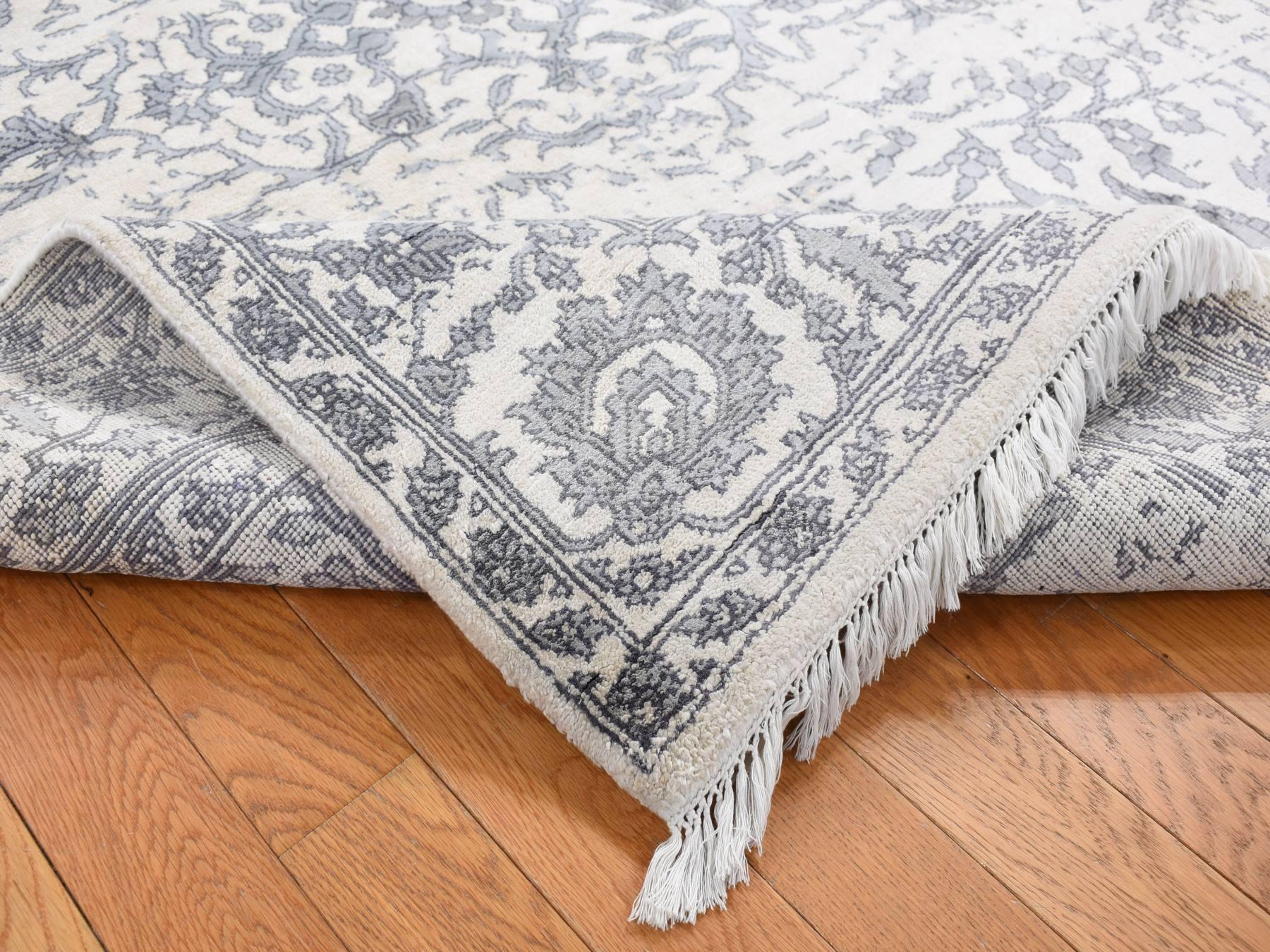 Transitional hand-knotted silk rug in Ivory, 5'2" x 7' — SKU O087191 (view 4)