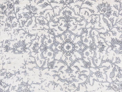 Transitional hand-knotted silk rug in Ivory, 5'2" x 7' — SKU O087191 (view 7)