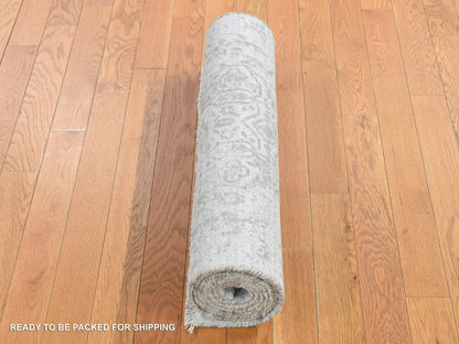 Grey 2'7" x 8'0" Transitional Hand knotted Wool/Silk Rug - Sku: O087203