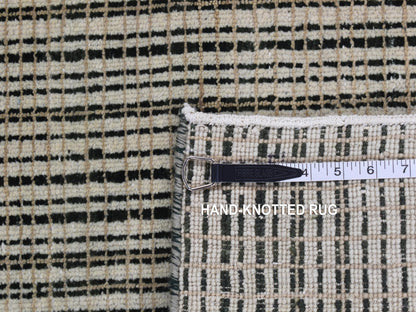Green 4'0" x 5'10" Modern / Contemporary Hand knotted Wool Rug - Sku: O087214