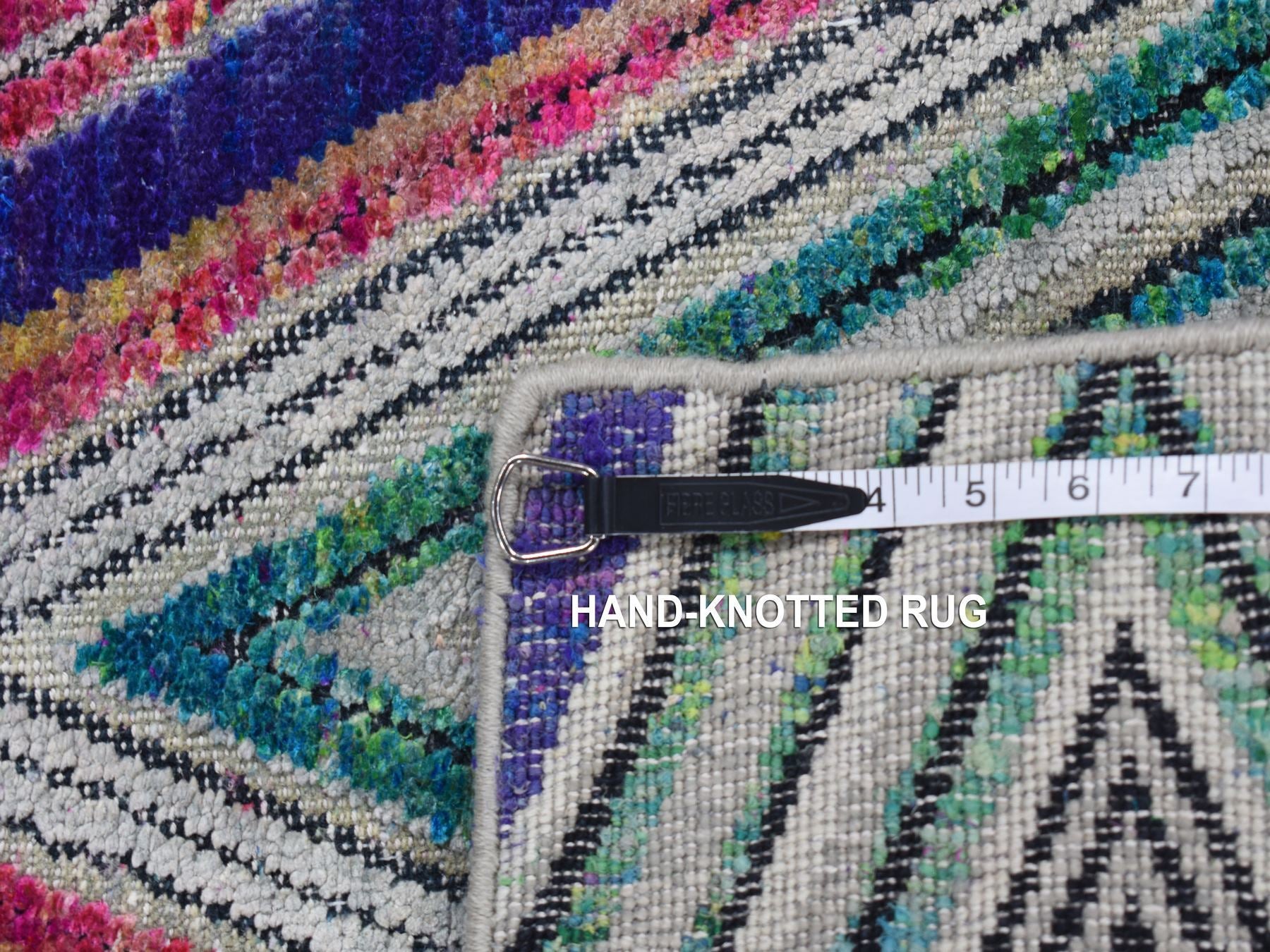 Modern / Contemporary hand-knotted wool/silk rug in Pink, 4' x 6'2" — SKU O087215 (view 7)