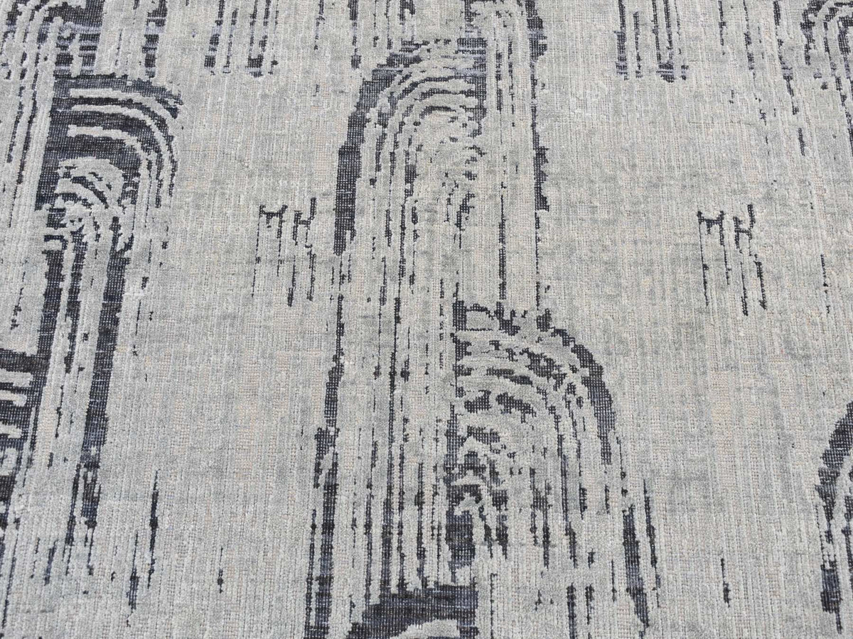 Modern / Contemporary hand-knotted wool/silk rug in Gray, 4' x 6'3" — SKU O087218 (view 4)