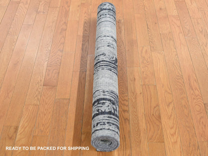 Modern / Contemporary hand-knotted wool/silk rug in Gray, 4' x 6'3" — SKU O087218 (view 5)