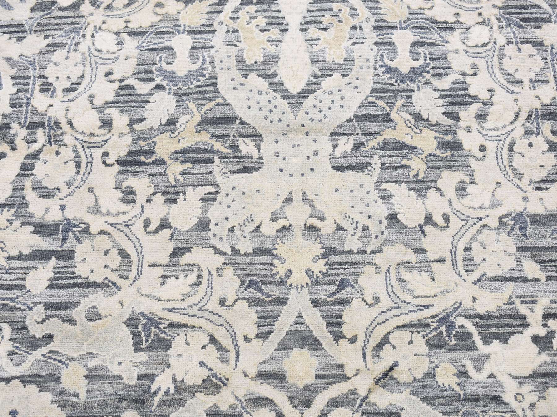 Transitional hand-knotted wool/silk rug in Gray, 4' x 6'3" — SKU O087219 (view 4)
