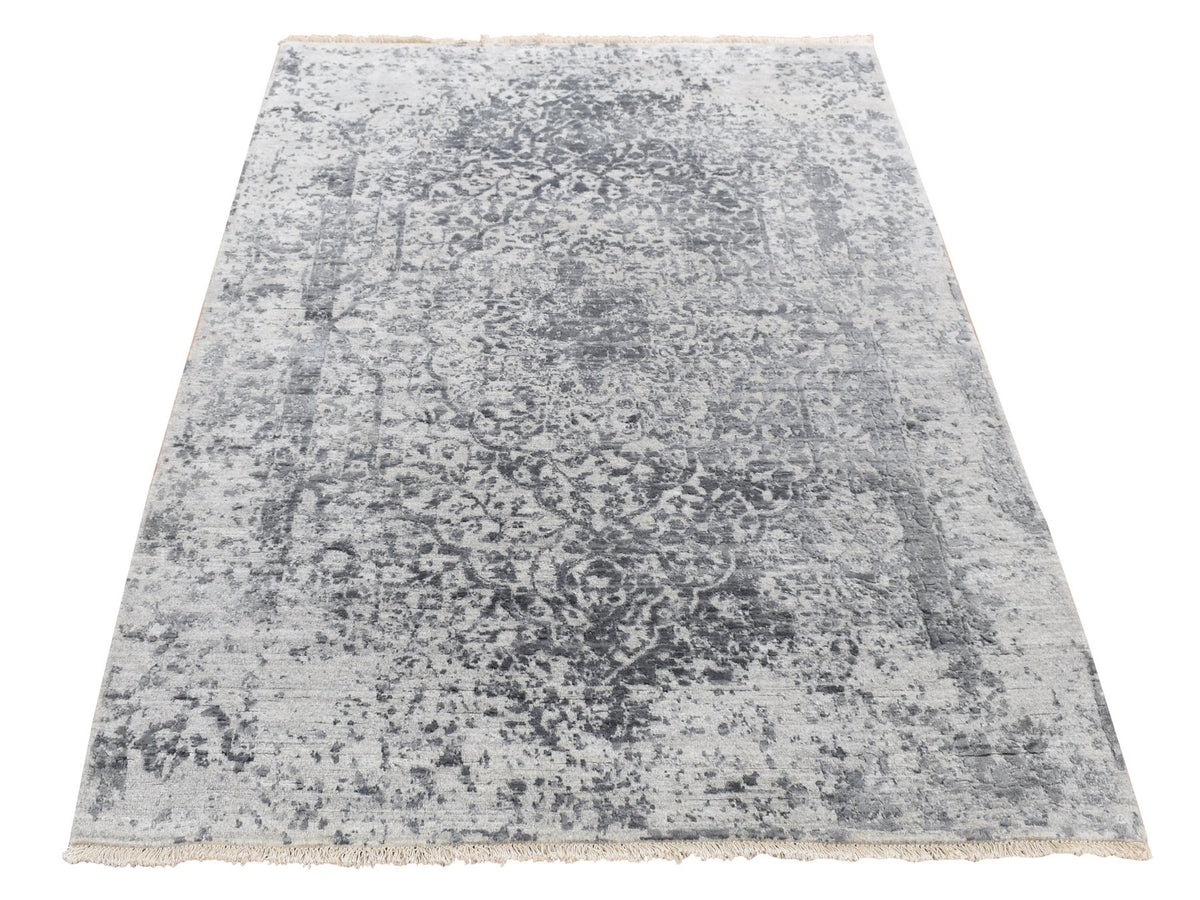 Transitional hand-knotted wool/silk rug in Gray, 4'1" x 6' — SKU O087222