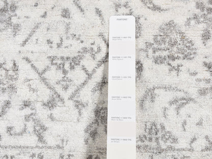 Tabriz Transitional hand-knotted wool/silk rug in Ivory, 4'1" x 6'2" — SKU O087223 (view 3)