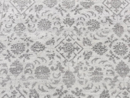 Tabriz Transitional hand-knotted wool/silk rug in Ivory, 4'1" x 6'2" — SKU O087223 (view 4)