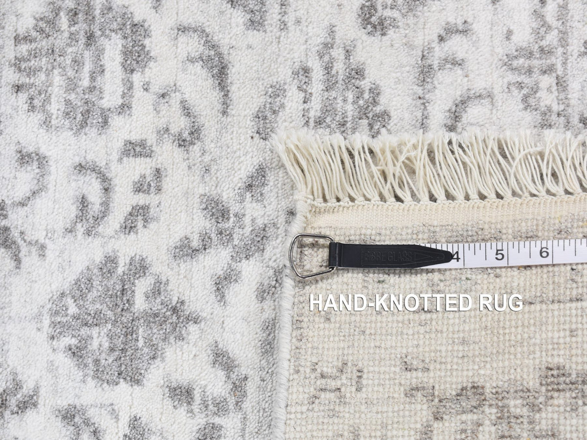 Tabriz Transitional hand-knotted wool/silk rug in Ivory, 4'1" x 6'2" — SKU O087223 (view 7)