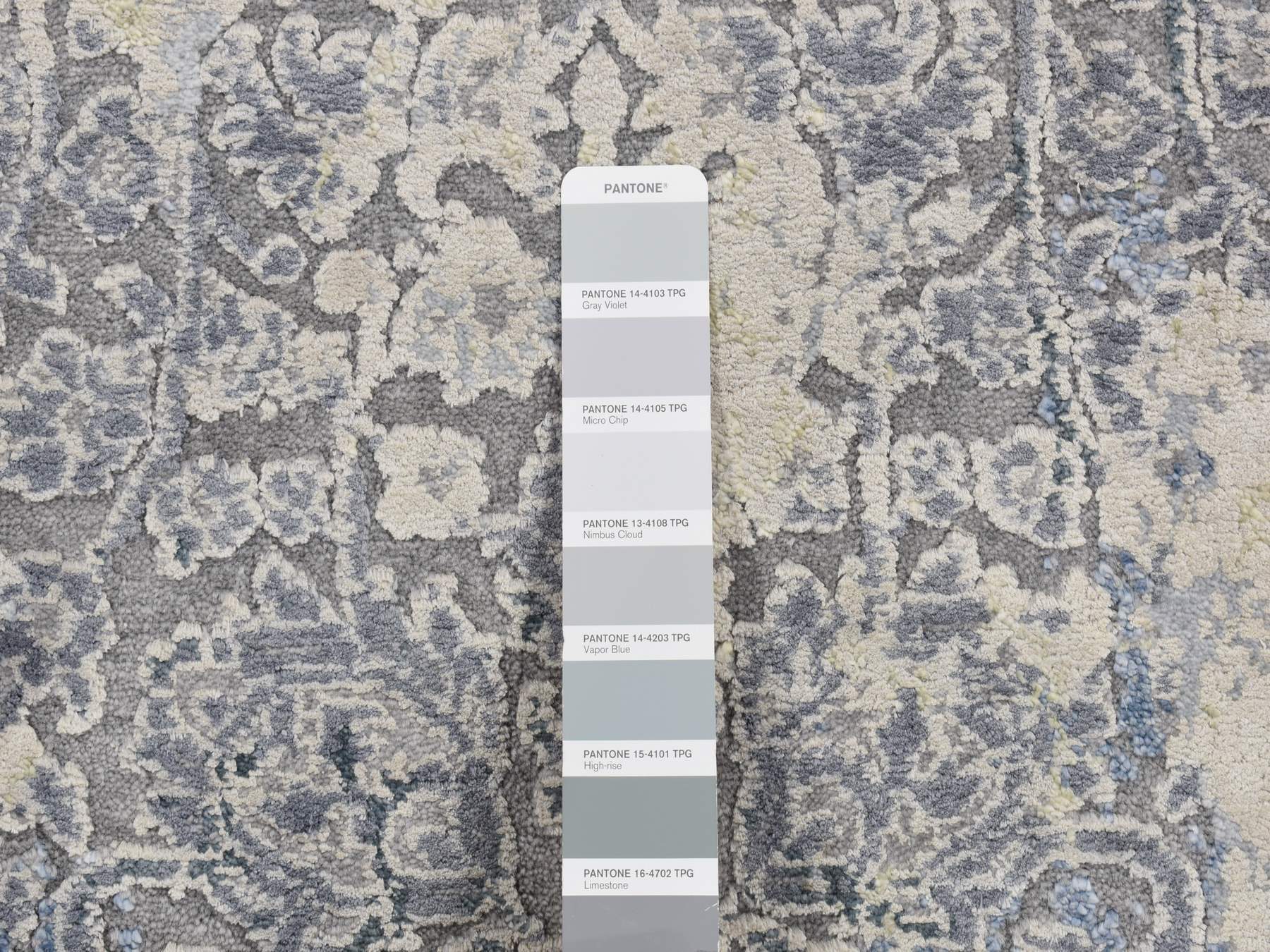 Transitional hand-knotted wool/pure silk runner in Gray, 2'5" x 10' — SKU O087240 (view 3)