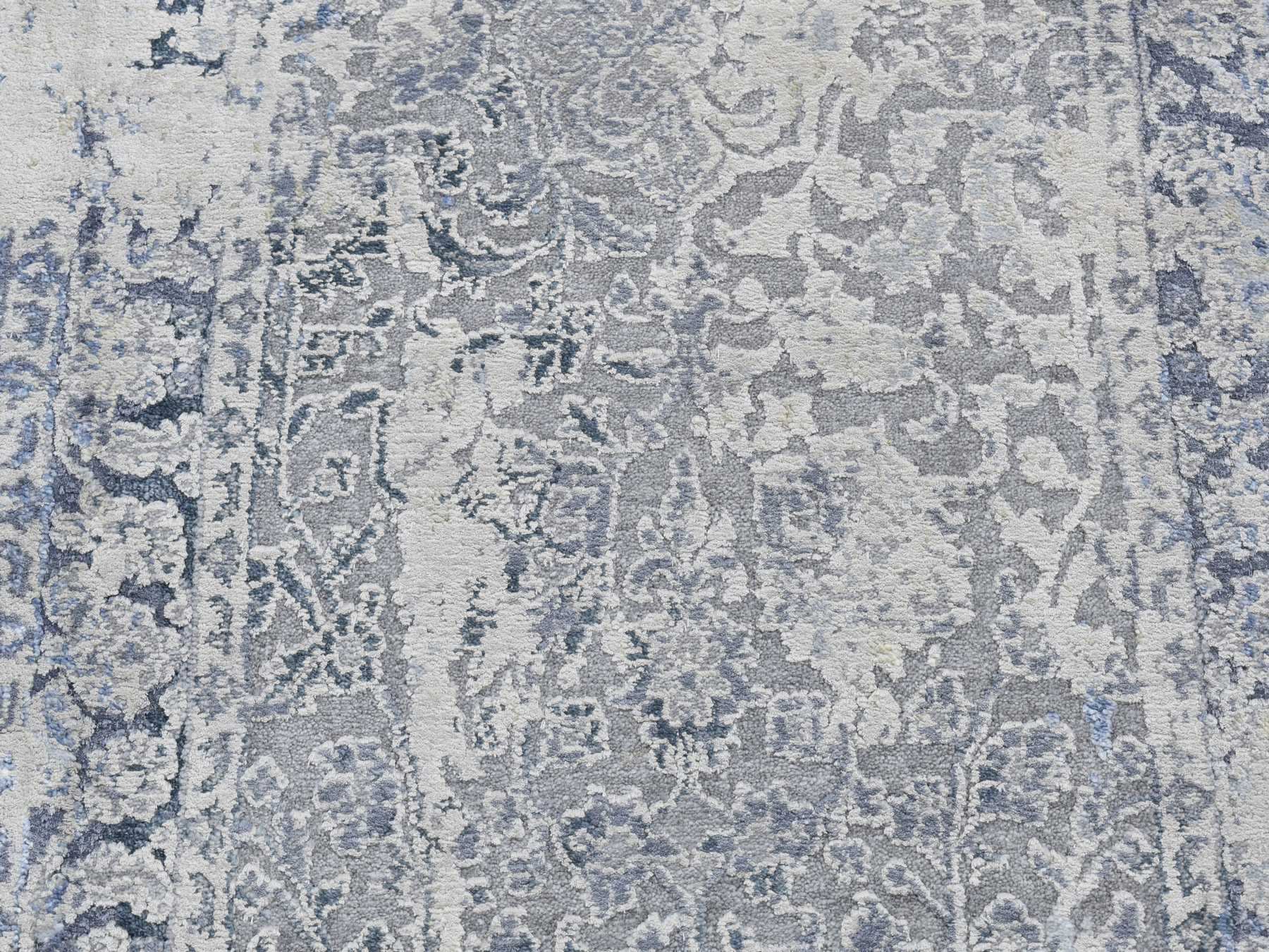 Transitional hand-knotted wool/pure silk runner in Gray, 2'5" x 10' — SKU O087240 (view 4)