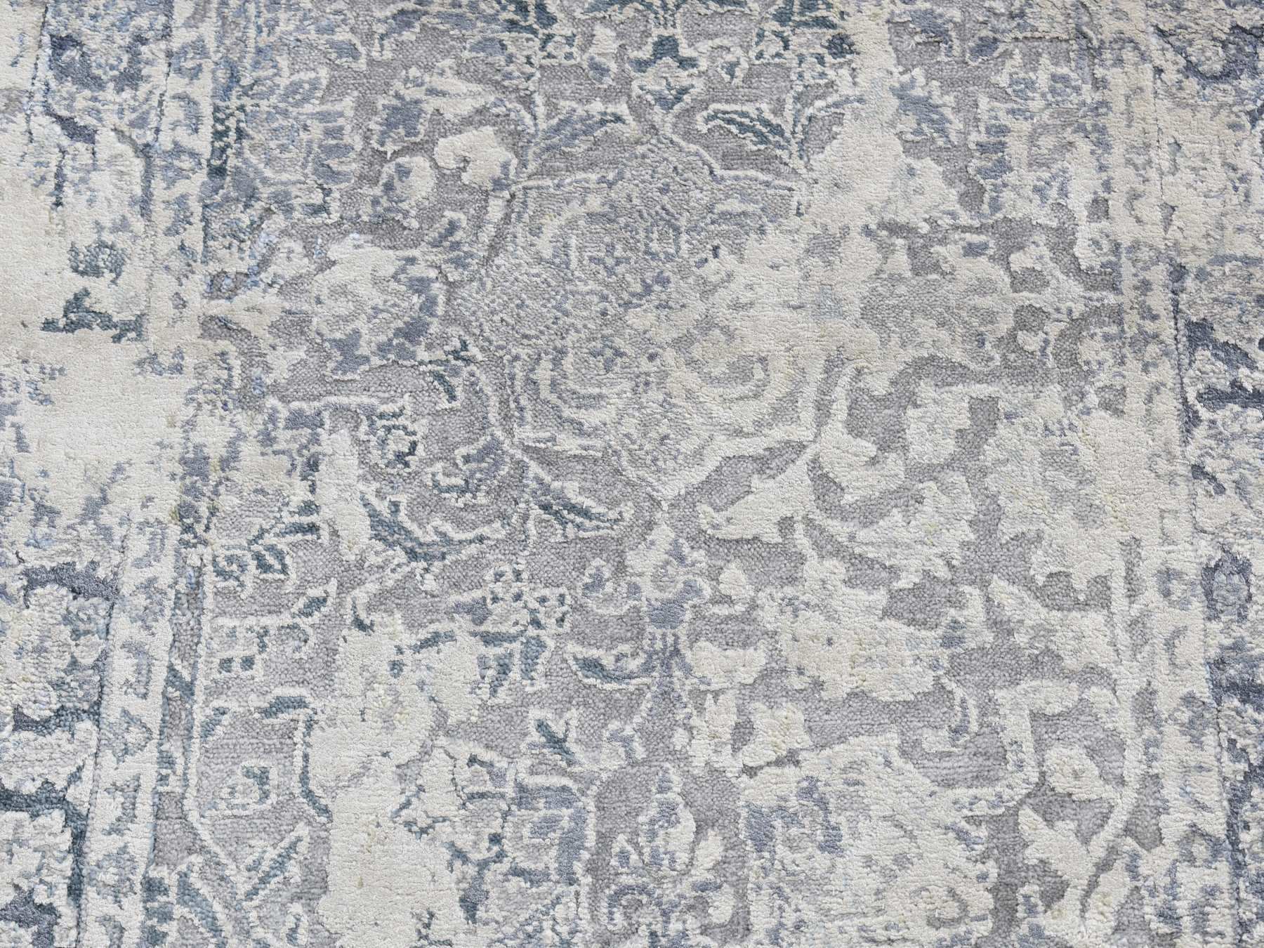 Kashan Transitional hand-knotted wool/silk runner in Gray, 2'6" x 9'10" — SKU O087254 (view 4)