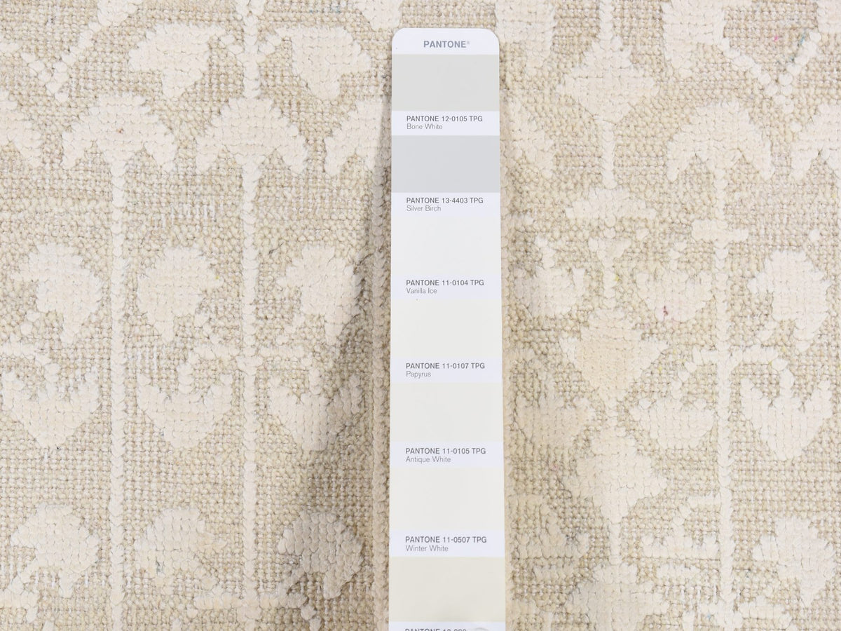 Modern / Contemporary hand-knotted wool/silk runner in Ivory, 2'6" x 10'1" — SKU O087262 (view 3)