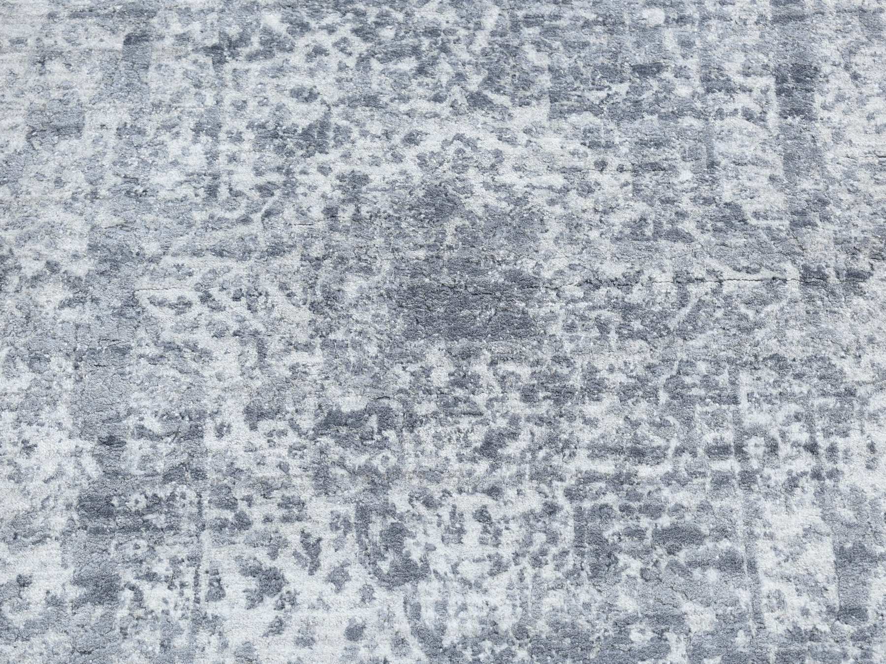 Transitional hand-knotted wool/pure silk runner in Gray, 2'8" x 10' — SKU O087269 (view 4)