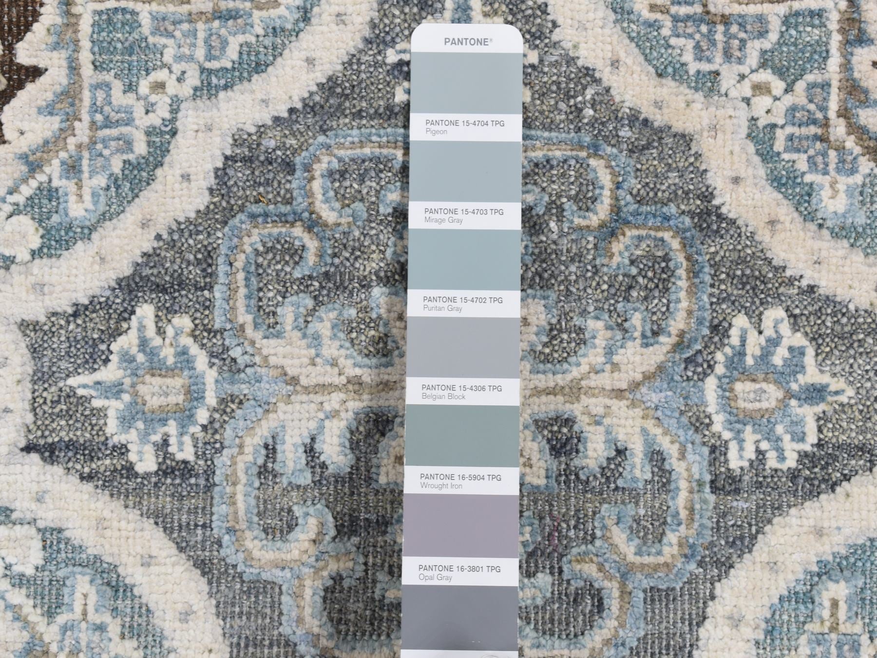 Transitional hand-knotted wool/silk runner in Gray, 2'7" x 9'10" — SKU O087276 (view 3)