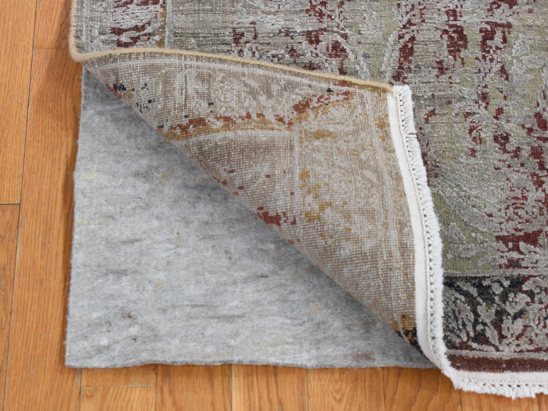 Transitional hand-knotted wool/silk runner in Gray, 2'6" x 9'10" — SKU O087283 (view 2)