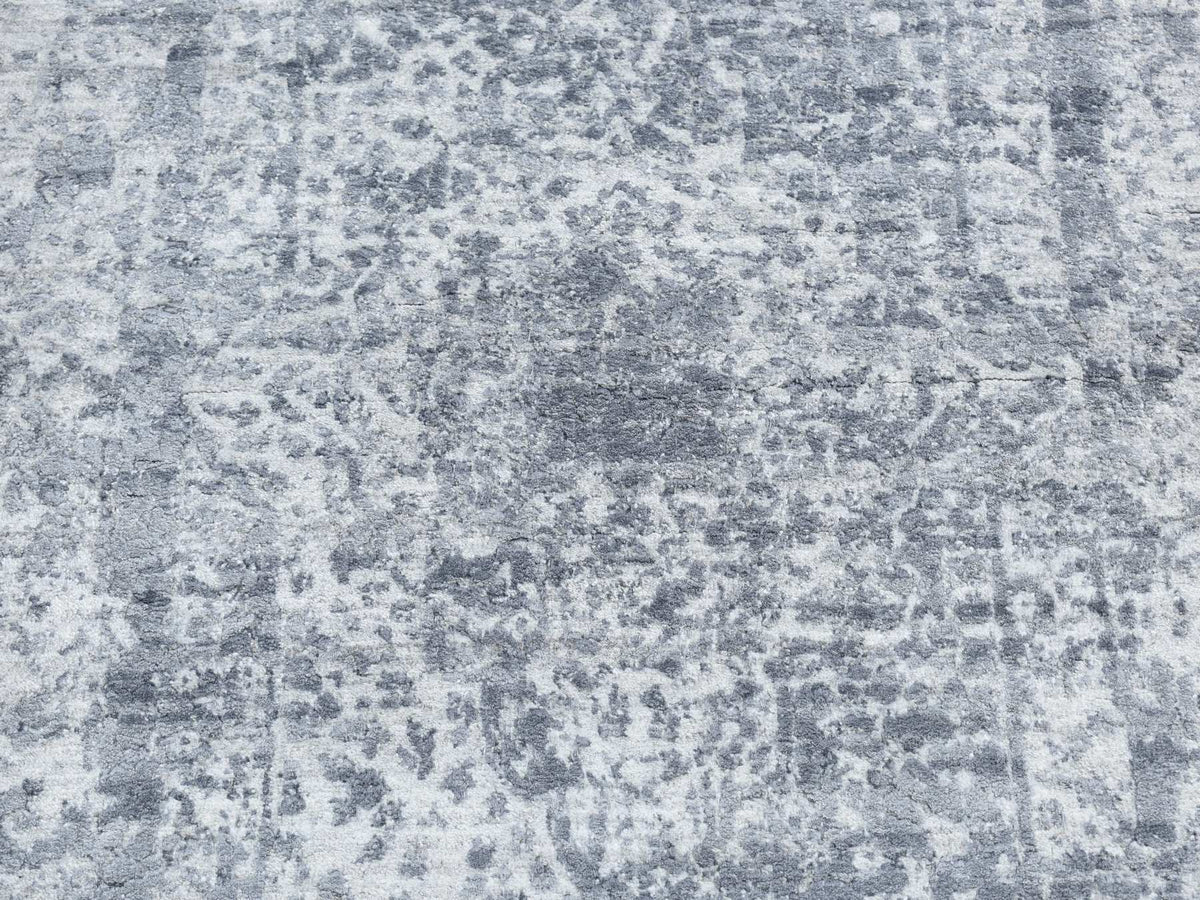 Transitional hand-knotted wool/silk runner in Gray, 2'7" x 7'10" — SKU O087291 (view 4)