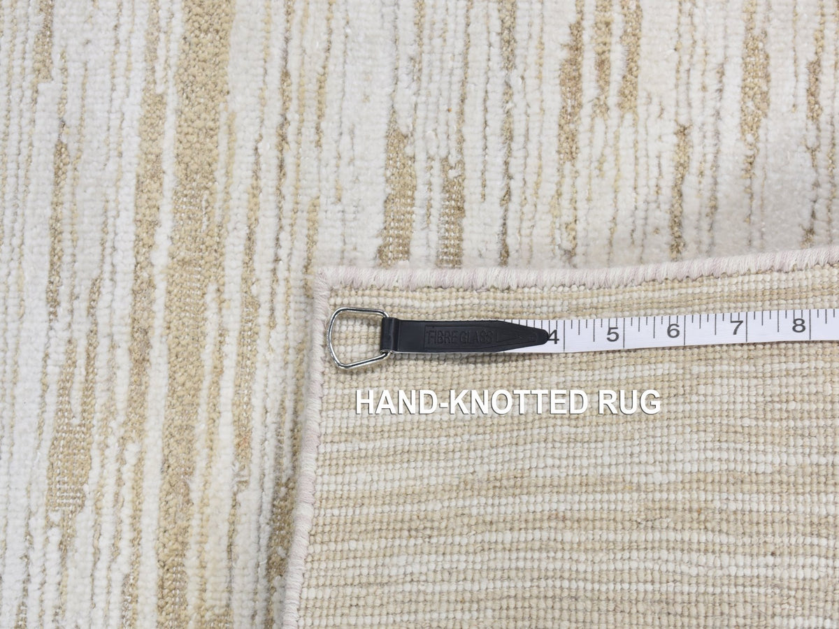Modern / Contemporary hand-knotted wool/silk runner in Ivory, 2'5" x 8'3" — SKU O087293 (view 7)