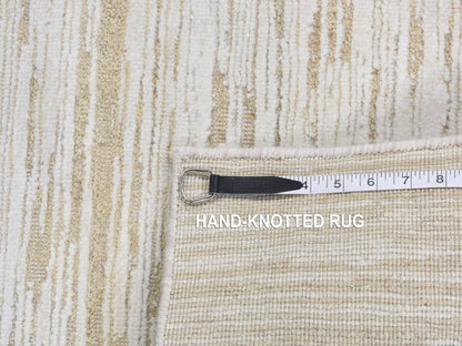 Modern / Contemporary hand-knotted wool/silk runner in Ivory, 2'5" x 8'3" — SKU O087293 (view 7)