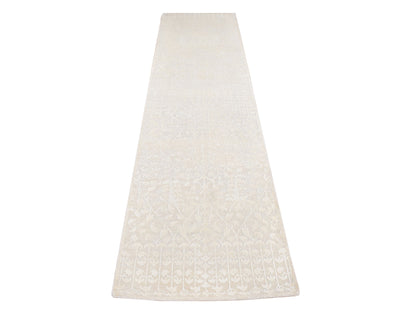 Ivory 2'6" x 8'3" Modern and Contemporary Hand knotted Wool/Silk Rug - Sku: O087294