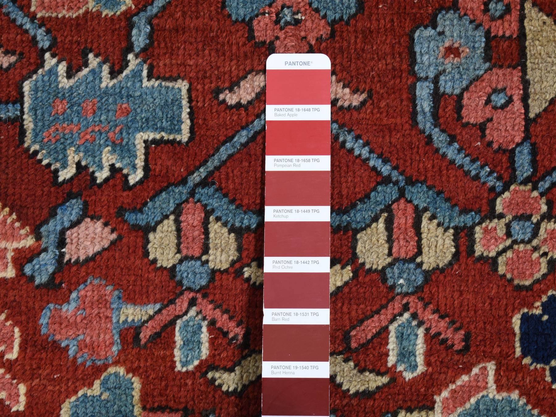 Heriz Heriz hand-knotted wool rug in Red & Blue, 9'4" x 12'10" — SKU O087310 (view 7)