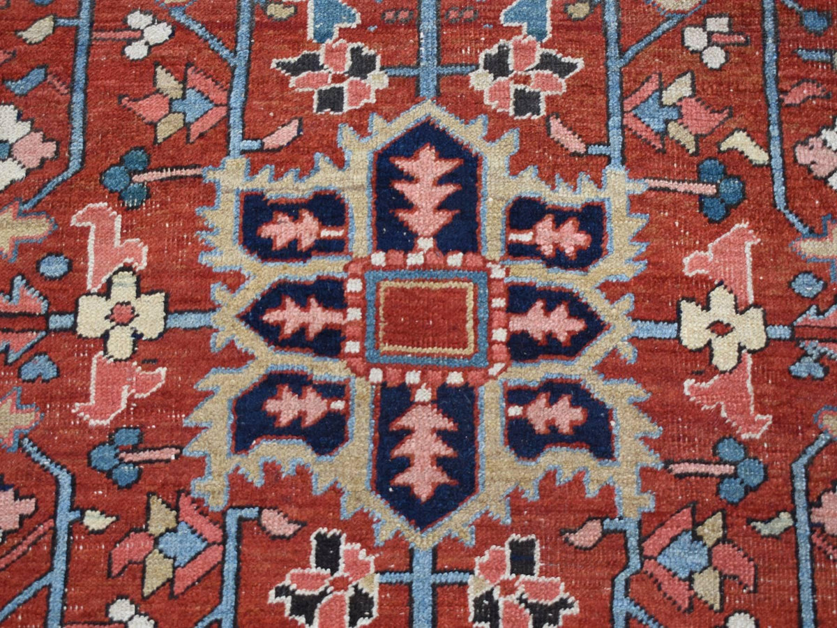 Heriz Heriz hand-knotted wool rug in Red & Blue, 9'4" x 12'10" — SKU O087310 (view 8)