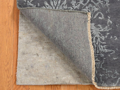 Grey 2'6" x 6'9" Transitional Hand knotted Wool/Silk Rug - Sku: O087330